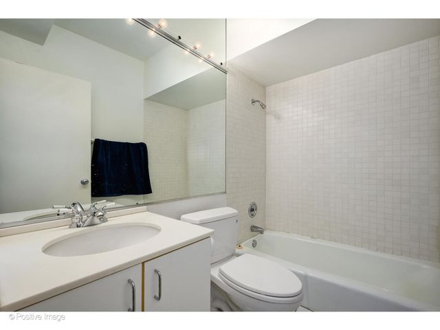 1434 N Dearborn Street, Chicago, IL 60610