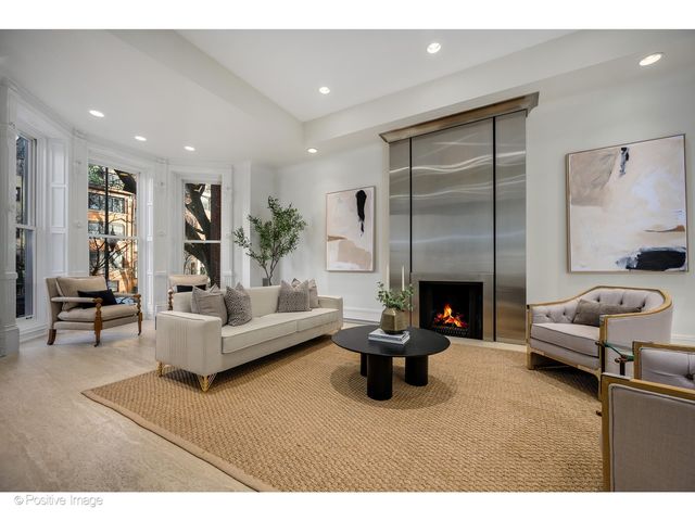 1434 N Dearborn Street, Chicago, IL 60610