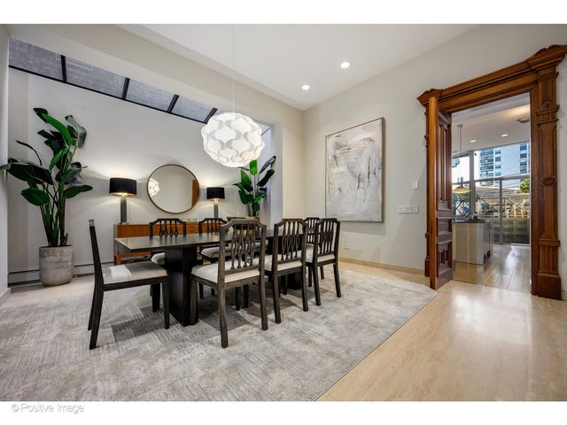 1434 N Dearborn Street, Chicago, IL 60610