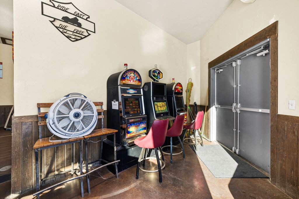 610 US Highway 191, Lewistown, MT 59457 photo 16