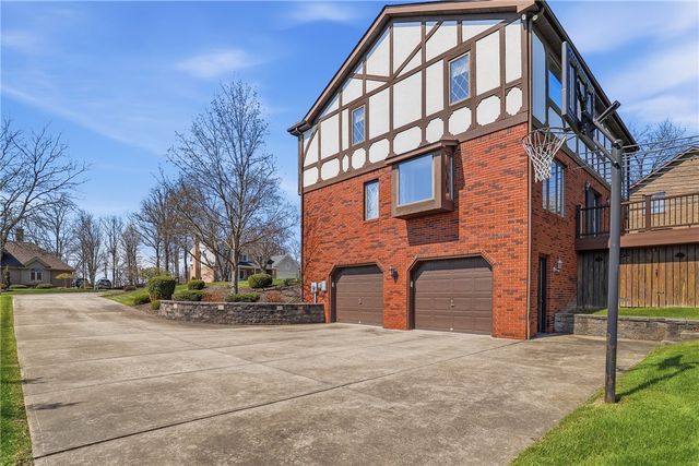 711 Montclair Drive, Allegheny Twp, PA 15068