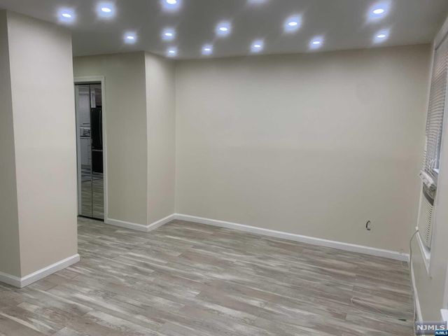 11 Tichenor Terrace, Irvington, NJ 07111