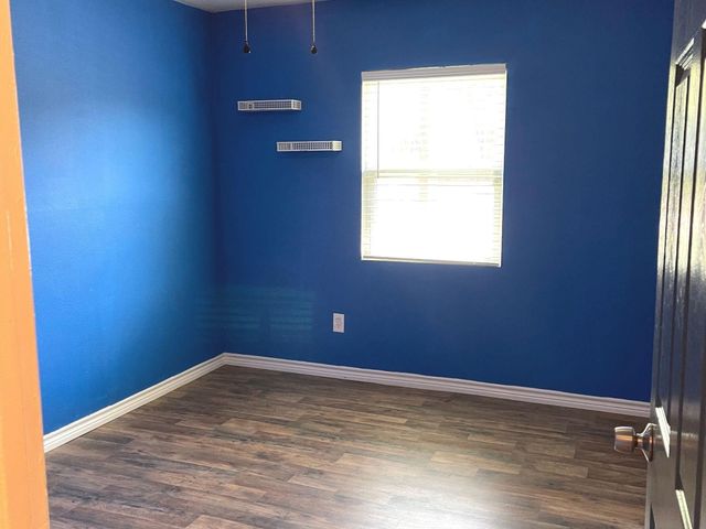 3921 Avenue H, Fort Worth, TX 76105