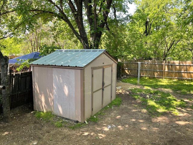 3921 Avenue H, Fort Worth, TX 76105