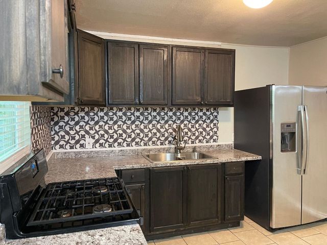 3921 Avenue H, Fort Worth, TX 76105