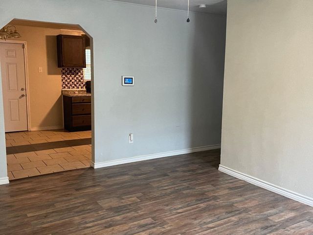 3921 Avenue H, Fort Worth, TX 76105