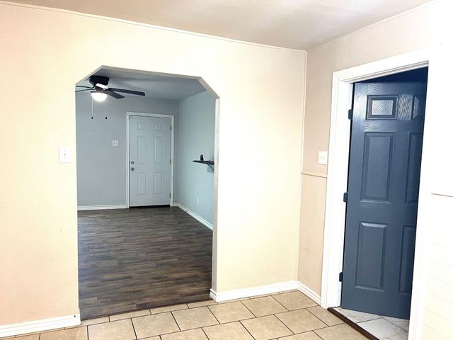3921 Avenue H, Fort Worth, TX 76105