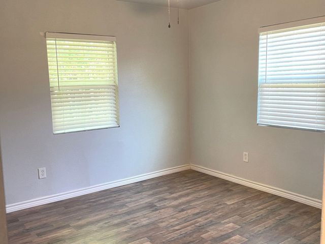 3921 Avenue H, Fort Worth, TX 76105