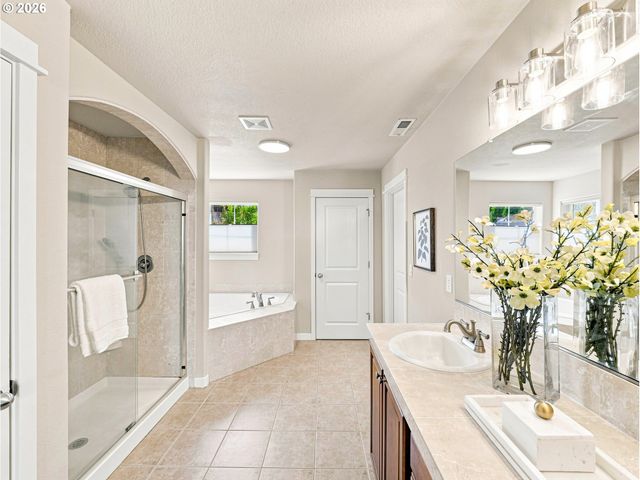 14751 Se JACKSON HILLS Dr, Happy Valley, OR 97086