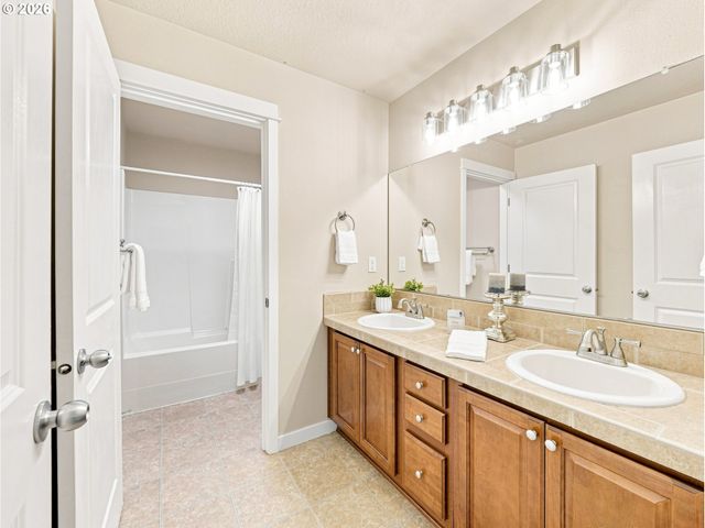 14751 Se JACKSON HILLS Dr, Happy Valley, OR 97086