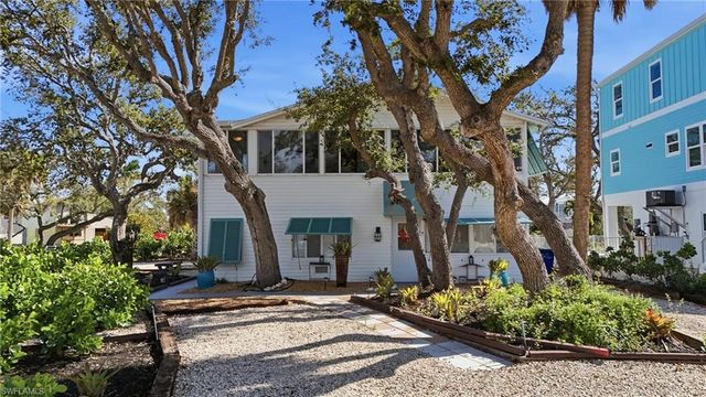 5474 Oak Ridge AVE, Fort Myers Beach, FL 33931