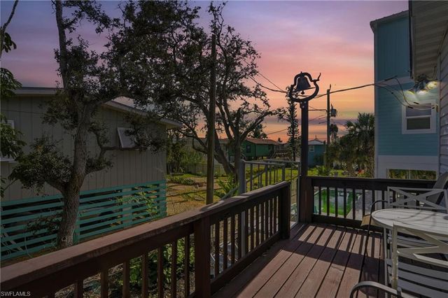 5474 Oak Ridge AVE, Fort Myers Beach, FL 33931