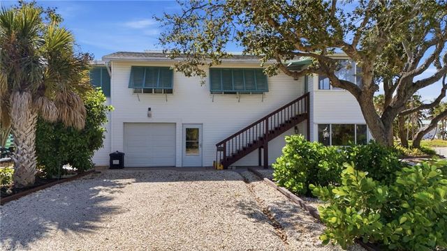 5474 Oak Ridge AVE, Fort Myers Beach, FL 33931