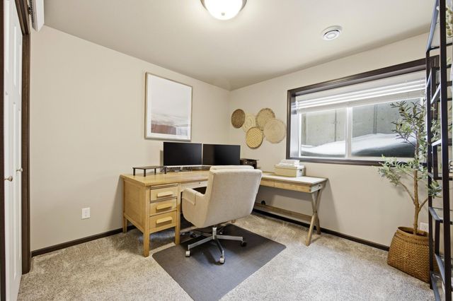 6965 24th Street S, Fargo, ND 58104