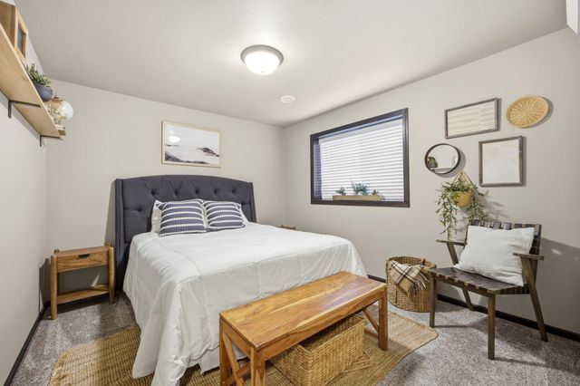 6965 24th Street S, Fargo, ND 58104