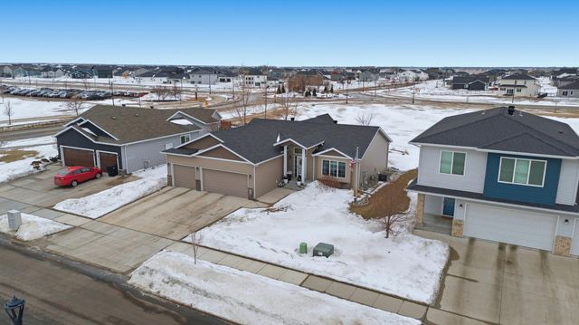 6965 24th Street S, Fargo, ND 58104