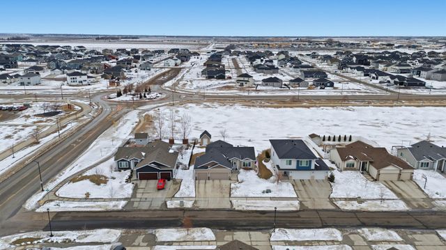 6965 24th Street S, Fargo, ND 58104