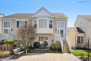 317 Hidden Creek Lane 317, North Aurora, IL 60542