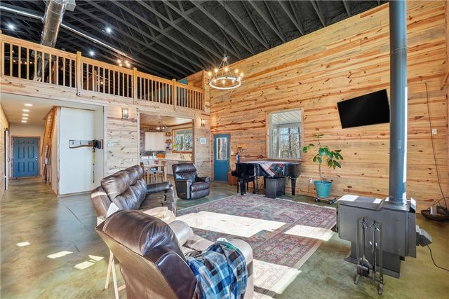 3465 County Road 102, Eureka Springs, AR 72632