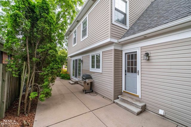 20675 Morningside Drive, Grosse Pointe, MI 48236