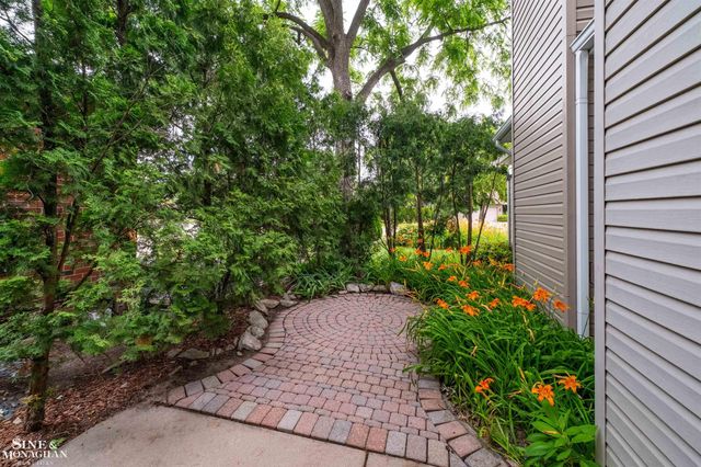 20675 Morningside Drive, Grosse Pointe, MI 48236