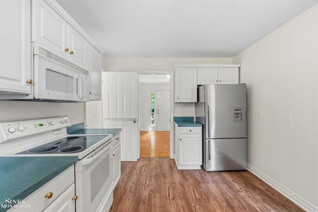 20675 Morningside Drive, Grosse Pointe, MI 48236