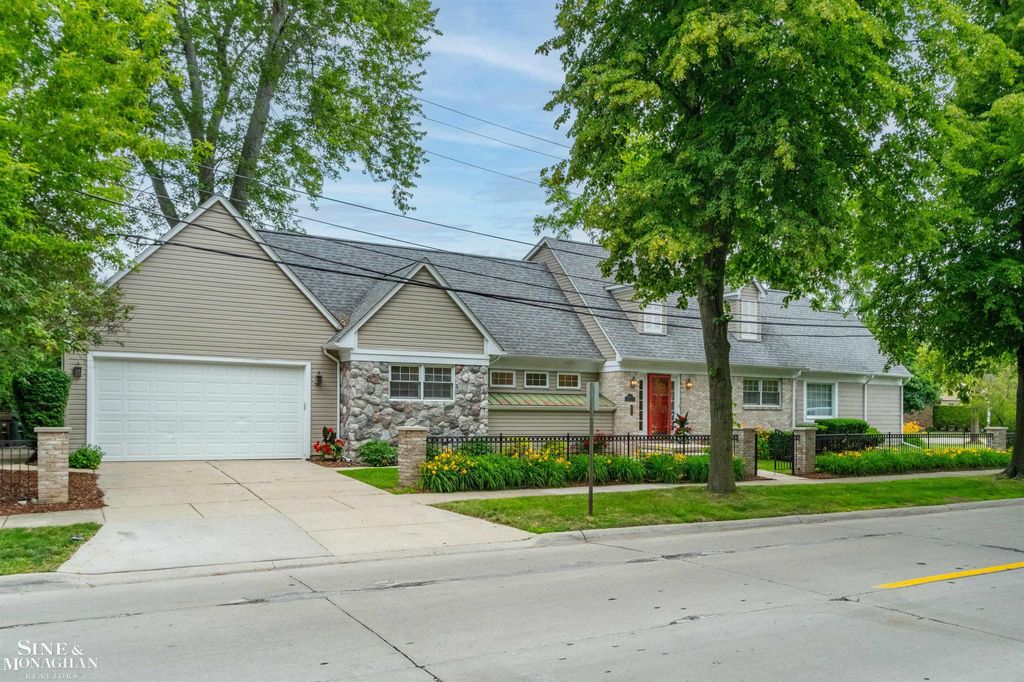 20675 Morningside Drive, Grosse Pointe, MI 48236