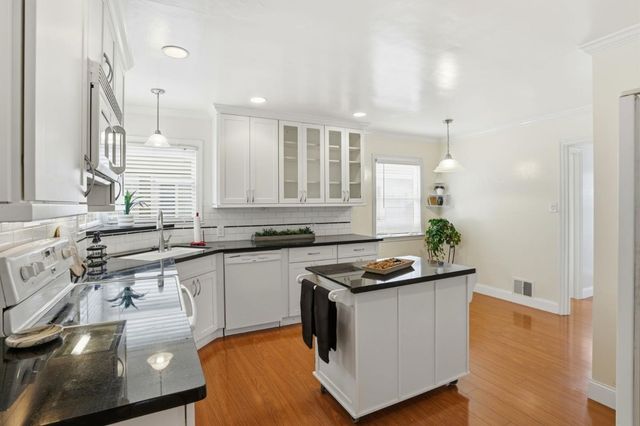 680 N Winchester Boulevard, Santa Clara, CA 95050