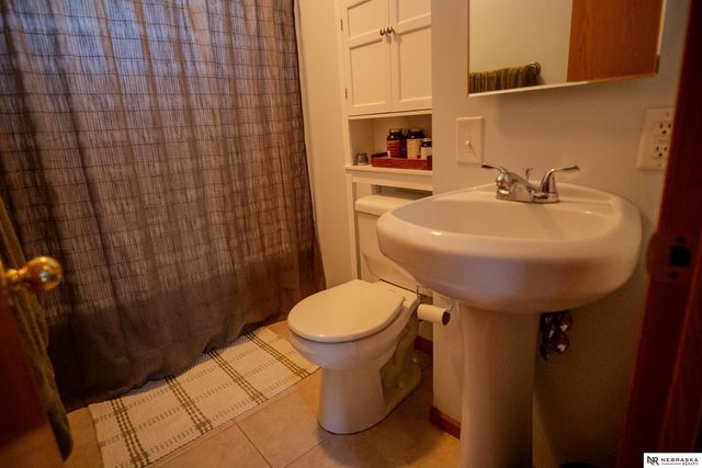 1551 S Cotner Boulevard, Lincoln, NE 68506