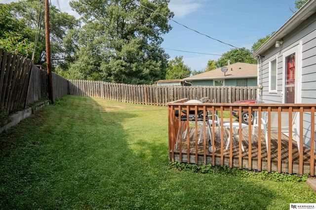 1551 S Cotner Boulevard, Lincoln, NE 68506