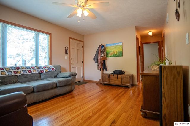 1551 S Cotner Boulevard, Lincoln, NE 68506