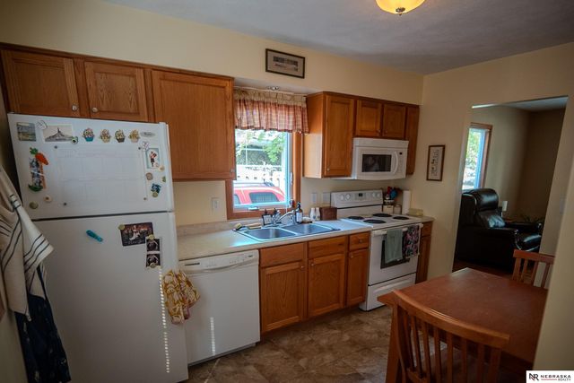 1551 S Cotner Boulevard, Lincoln, NE 68506