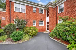 8 Wildwood Road A17, Hartsdale, NY 10530
