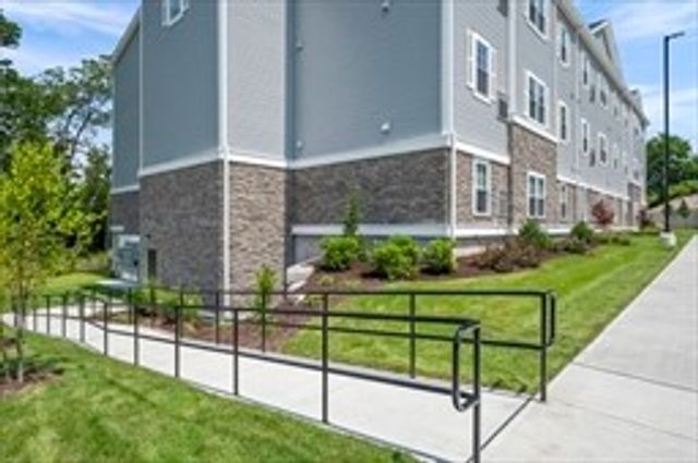 36 Old Louisquisset Pike 303, North Smithfield, RI 02896
