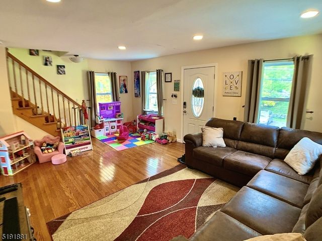 7 Jefferson Trl, Hopatcong Boro, NJ 07843