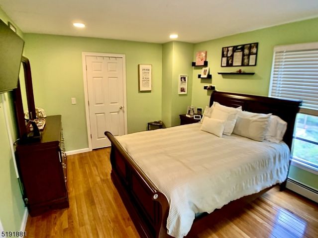 7 Jefferson Trl, Hopatcong Boro, NJ 07843