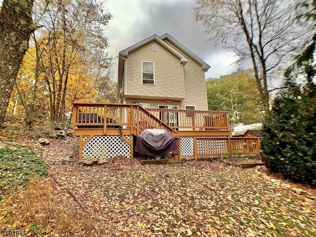 7 Jefferson Trl, Hopatcong Boro, NJ 07843
