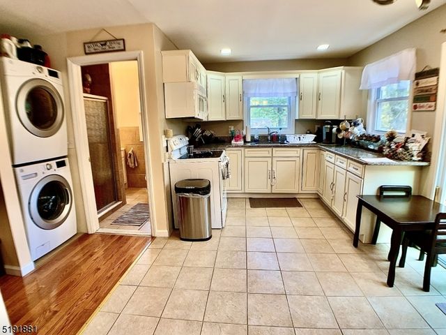 7 Jefferson Trl, Hopatcong Boro, NJ 07843