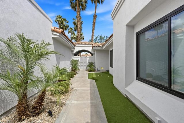 54652 Inverness Way, La Quinta, CA 92253