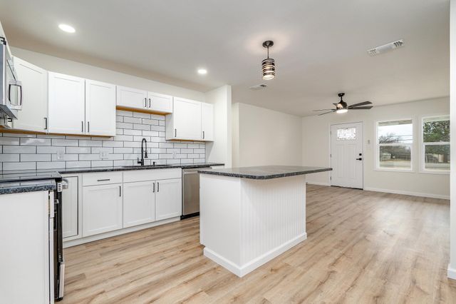 501 Scott Street, Tye, TX 79563