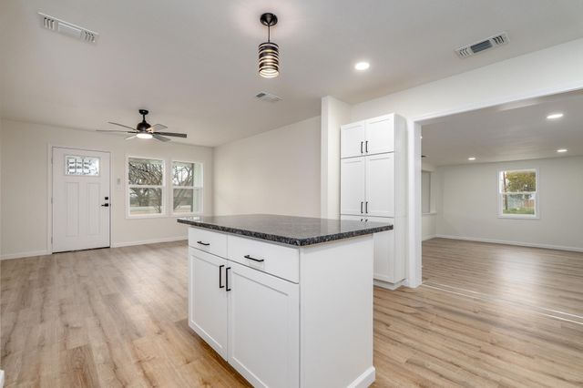 501 Scott Street, Tye, TX 79563