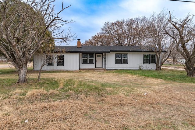 501 Scott Street, Tye, TX 79563