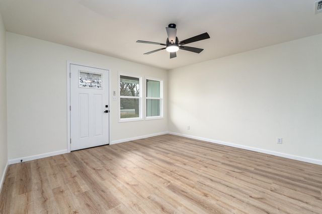 501 Scott Street, Tye, TX 79563