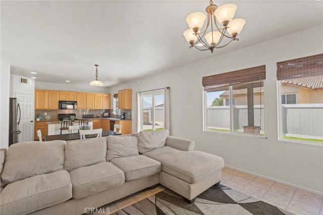 294 Kieswetter, Colton, CA 92324