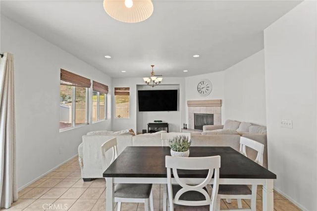 294 Kieswetter, Colton, CA 92324