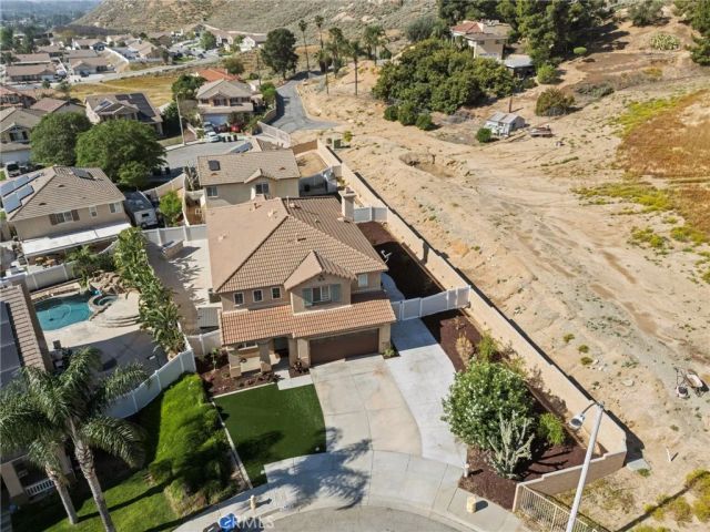 294 Kieswetter, Colton, CA 92324