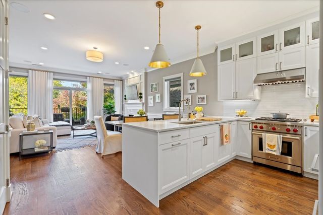 863 W Wrightwood Avenue 3, Chicago, IL 60614