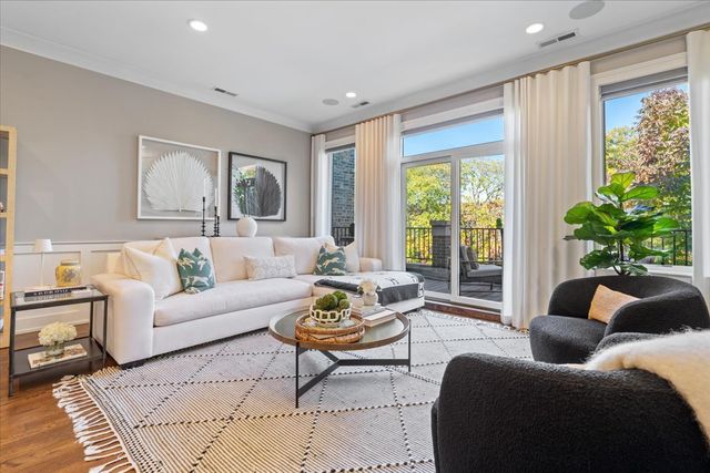 863 W Wrightwood Avenue 3, Chicago, IL 60614