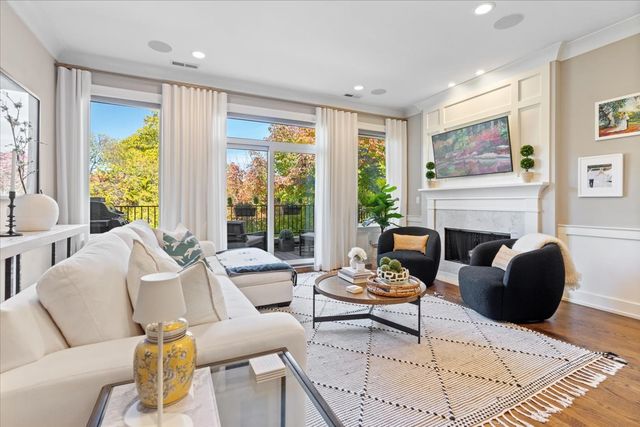 863 W Wrightwood Avenue 3, Chicago, IL 60614