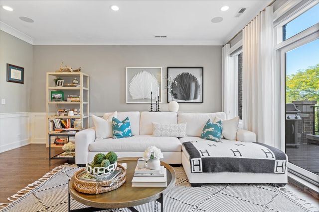 863 W Wrightwood Avenue 3, Chicago, IL 60614